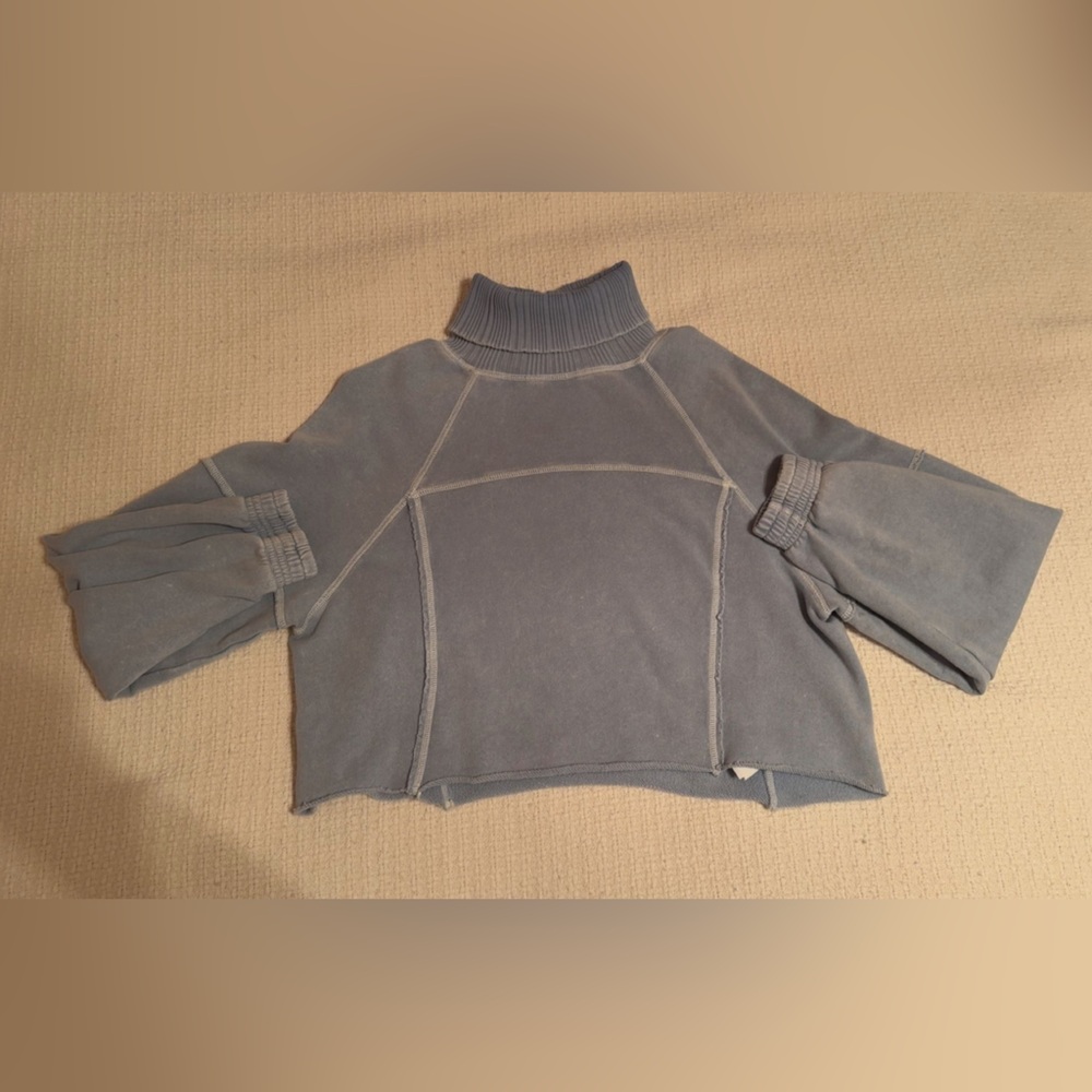 Aerie baby blue cropped sweater